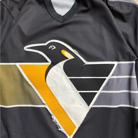 Vintage CCM NHL Pittsburgh Penguins Hockey Jersey Small - Picture 4 of 8